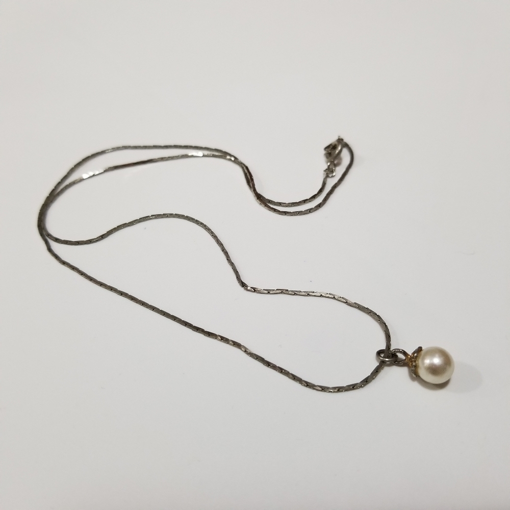 FREE with any purchase: Simple faux pearl necklace